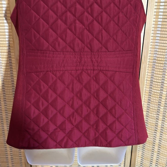 J. Jill Burgundy Red Zip Front Heavy Quilted Puffer Vest Button Pockets Medium - Picture 12 of 16